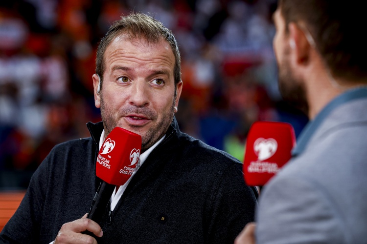 范德法特:汉堡对阵拜仁面临着艰巨的任务,丢球少于5个就算不错