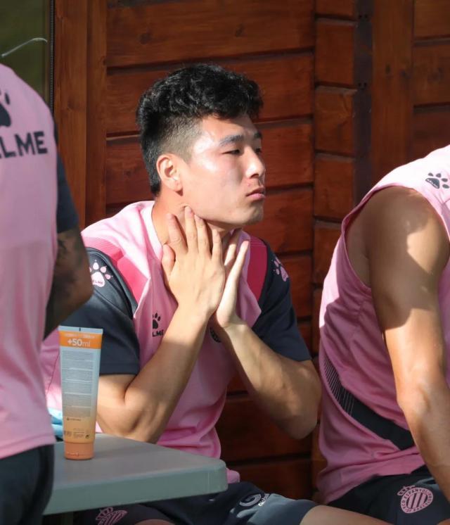 九游体育-武磊：三天一赛一天两练 每天被教练们“虐”的酸爽